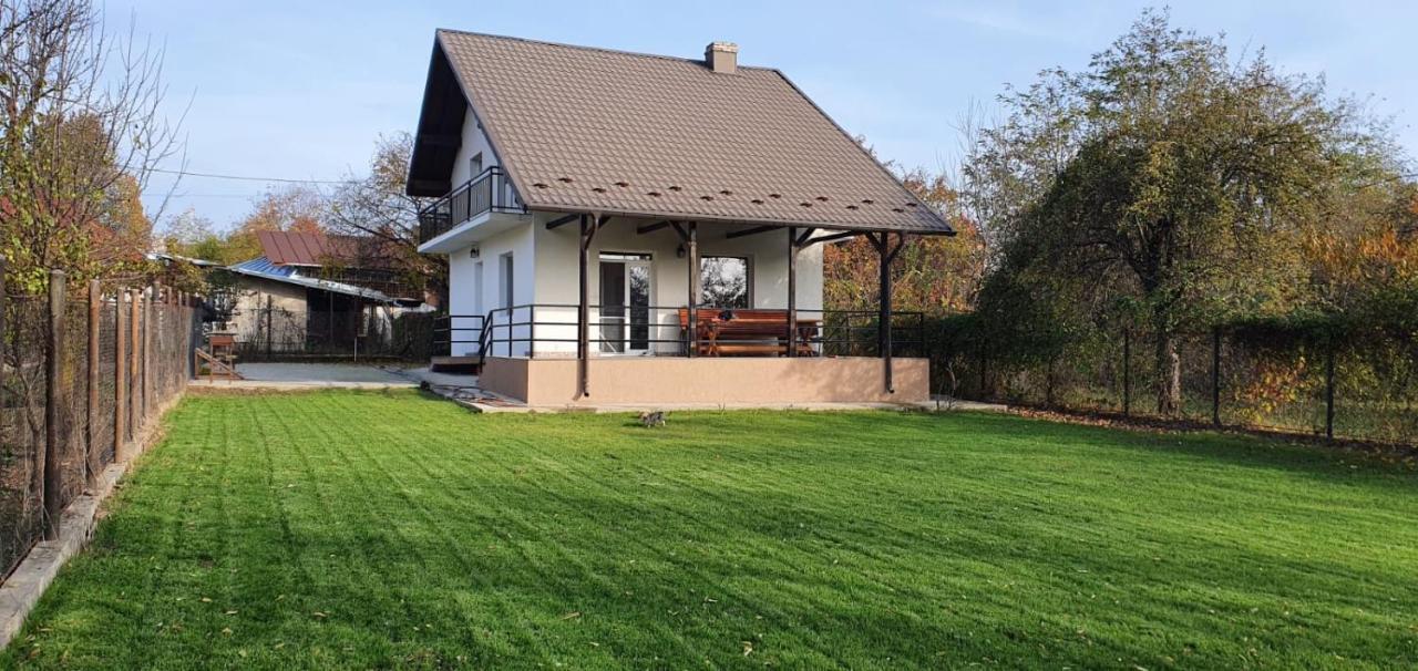 Green Nest Banesti Exterior photo
